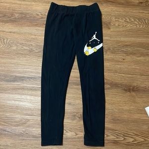 3/$20 Nike/Jordan athletic leggings 🖤🌼